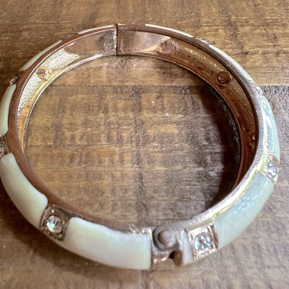 Set of 3 Red, White & Blue Enameled Bangles Hinged Patriotic Clamper Bracelet - Picture 7 of 15